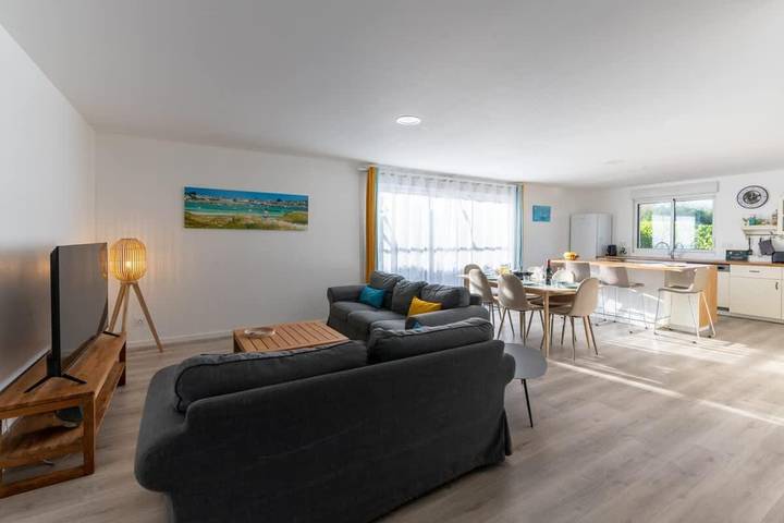 Gîte pour 6 personnes, avec jardin et terrasse dans Plage de Tréompan - 3