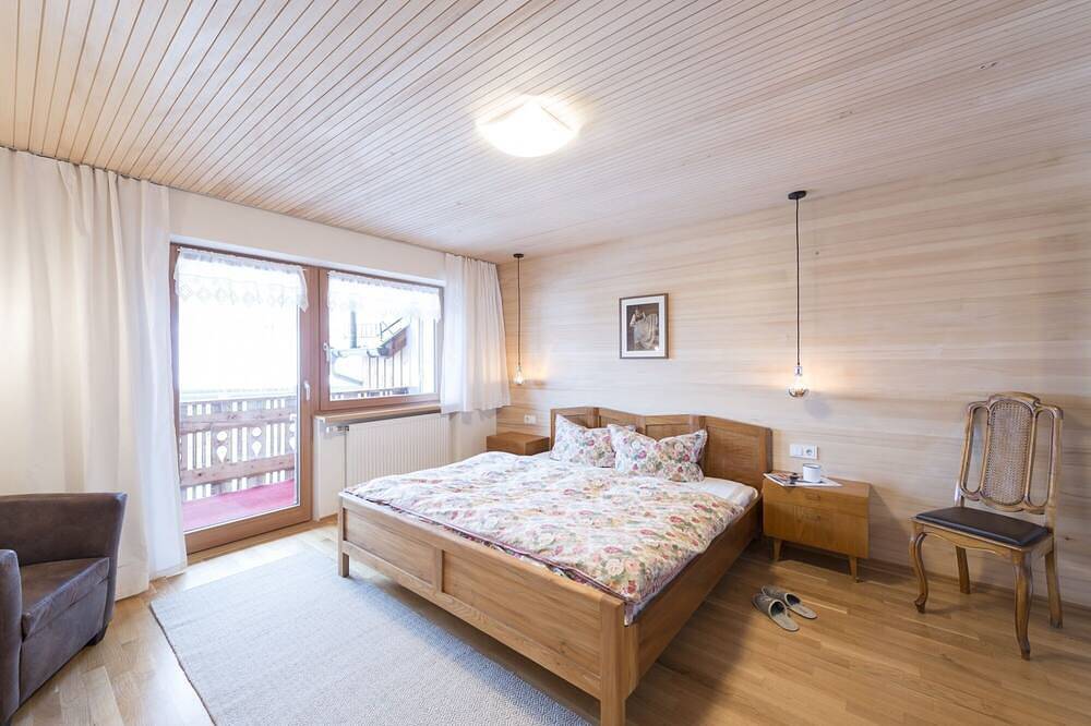 Ganze Wohnung, Your temporary home for 1-14 people - great covered terraces in Bezau, Bregenzerwald
