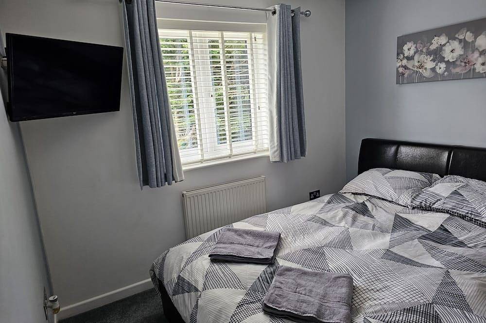 King - Shared Bathroom in Shepton Mallet, Somerset