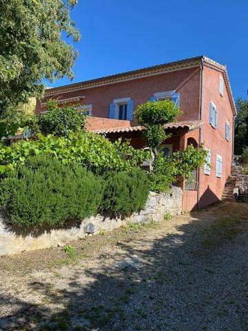 Location de vacances pour 8 personnes, avec jardin et piscine à Labeaume - 3