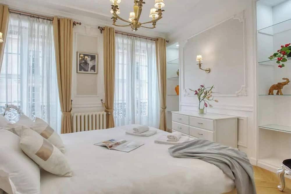 Appartamento intero, Rare !! Luxurious Parisian Haven Near Opera Garnier & Galeries Lafayette-250 Sqm in Parigi, Ile-de-France