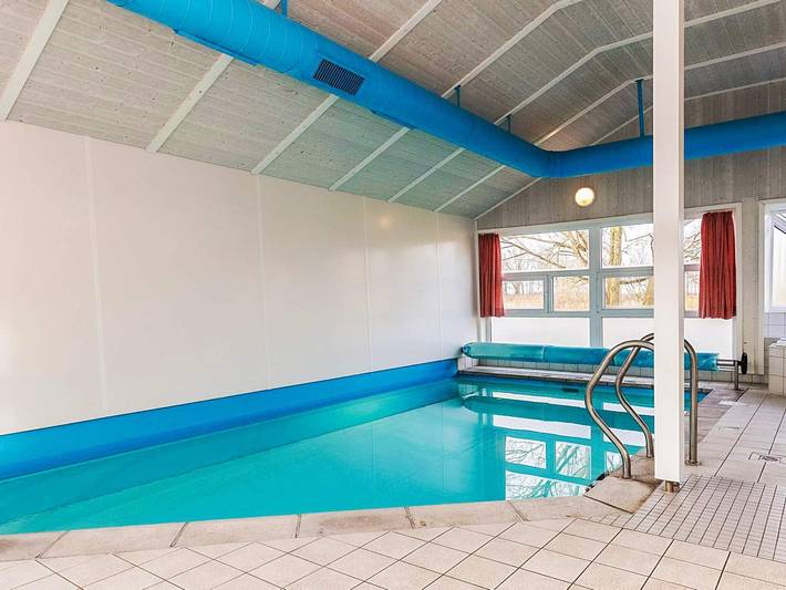 Ferienhaus für 10 Personen, mit Terrasse und Whirlpool sowie Kinderpool und Pool in Drochtersen