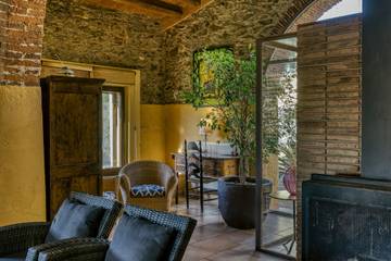 Villa for 13 People in Garriguella, Girona Province, Photo 3