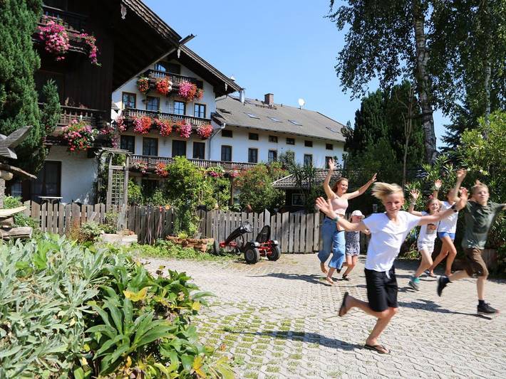 Bauernhof für 5 Personen, mit Terrasse und Garten in Oberbayern