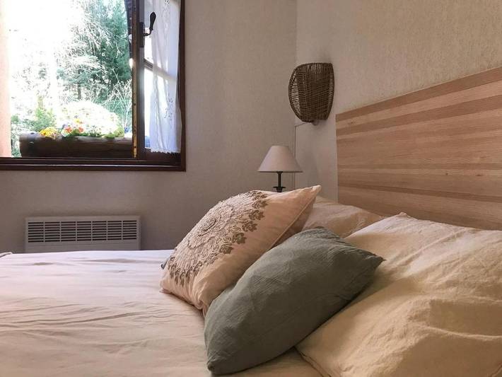 Gîte pour 5 personnes, avec jardin et vue ainsi que piscine et sauna, adapté aux familles à Enveitg - 4