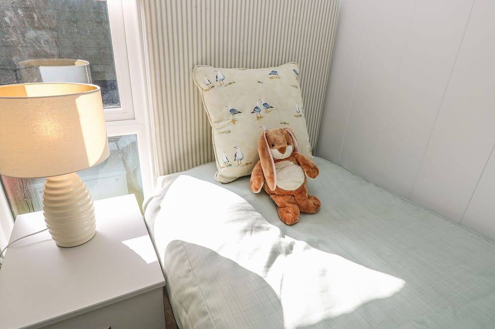 Seahorse Lodge, family friendly, with pool in Downton, Hampshire in Milford-on-Sea, Hampshire