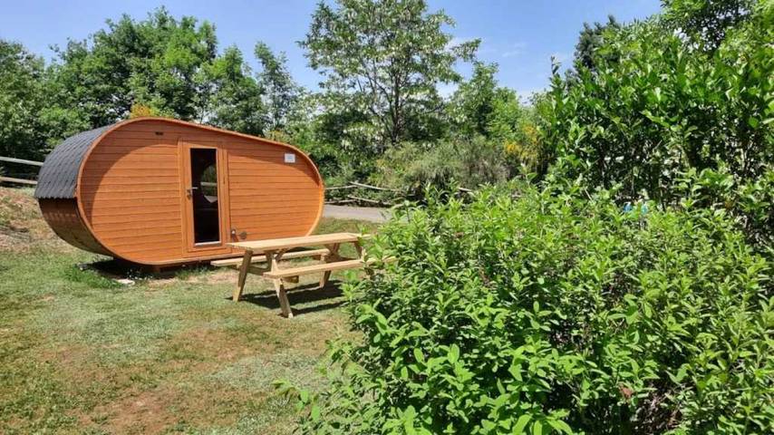 Cabaña de madera para 4 personas, con piscina para niños - 1