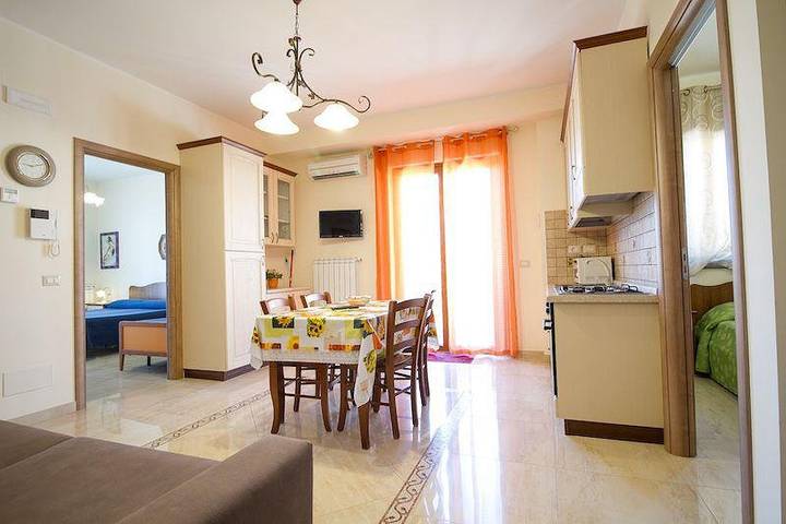 Appartamento per 6 persone, con terrazza e giardino nonché panorama in Trecastagni