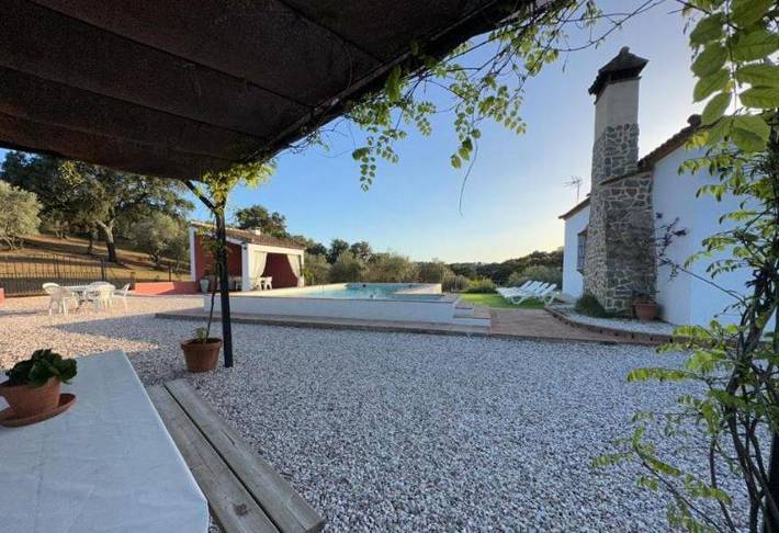 Casa de vacaciones para 10 personas, con jardín además de piscina y vistas, Se admiten mascotas en Sierra Norte de Sevilla - 2