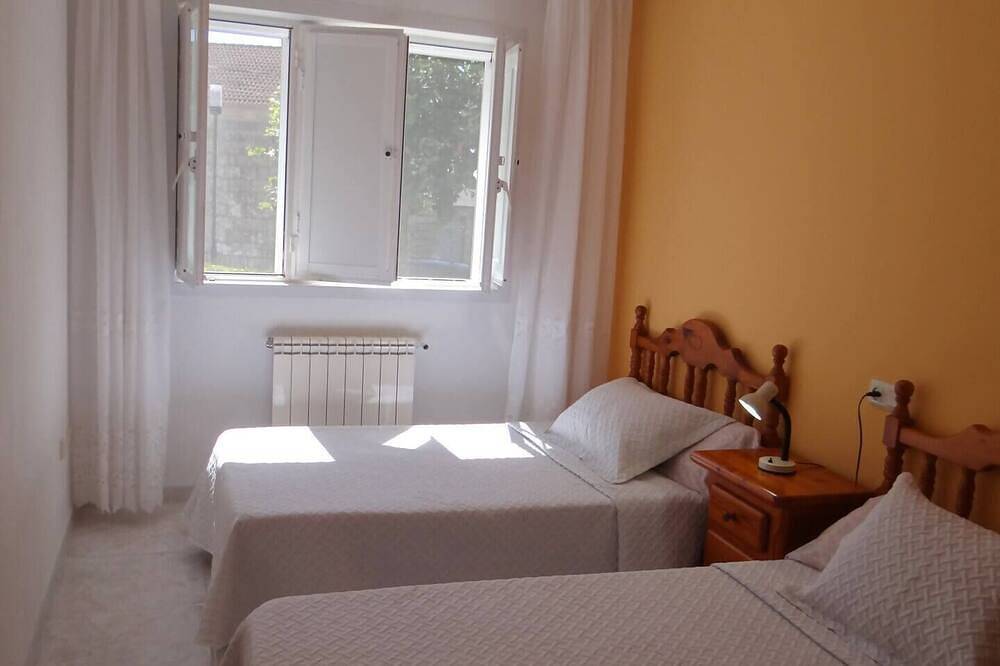Entire apartment, Ignacio A Apartment next to beach in Lariño in Carnota, Rías Baixas