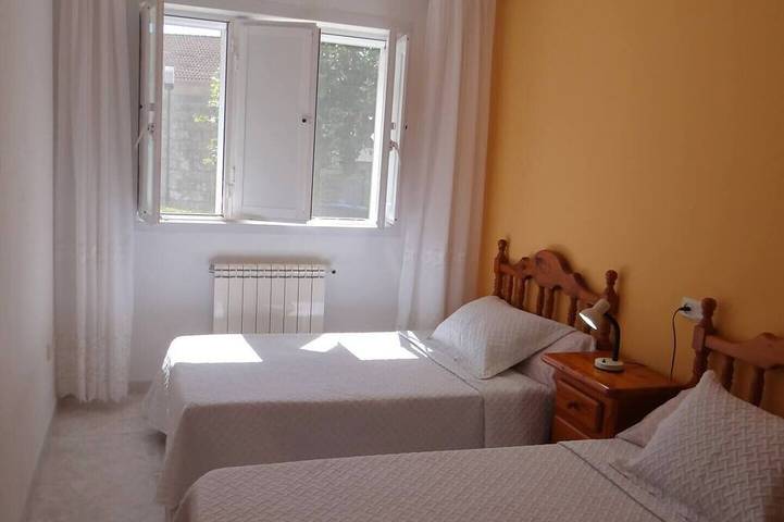 Apartamento entero, Casa Bruna Baixo A Apartamento a 800 m de la playa in Carnota, Rias Baixas