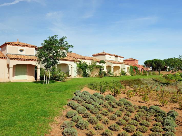 Ferienhaus für 8 Personen, mit Terrasse und Pool sowie Garten - 1