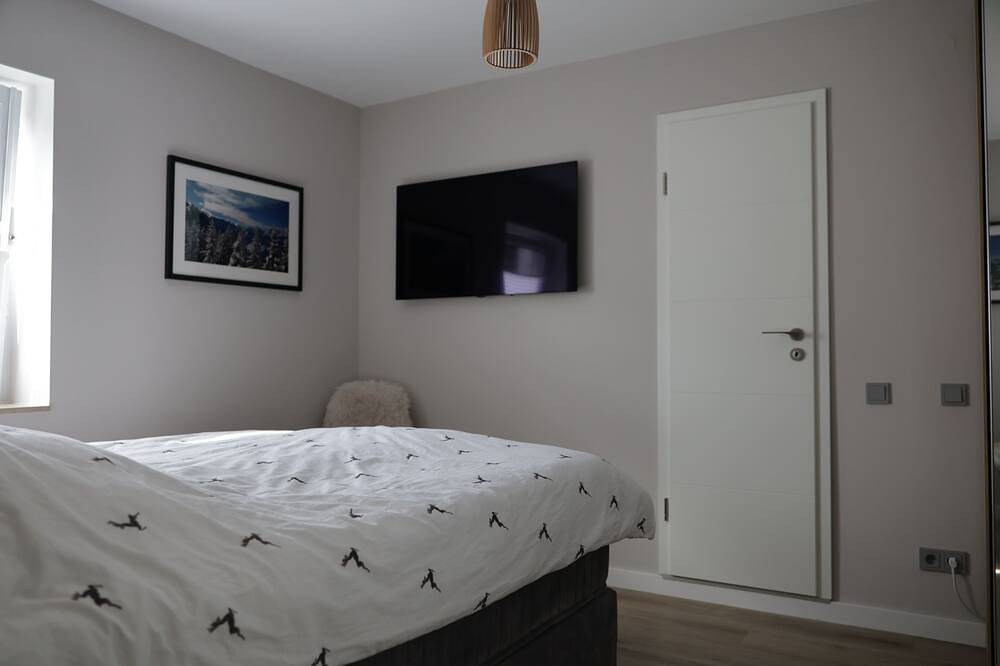 Ganze Wohnung, Exklusive 91 m² Wohnung (Terrasse, Sauna) – ruhig gelegen Dus, Essen & Wuppertal in Velbert, Kreis Mettmann