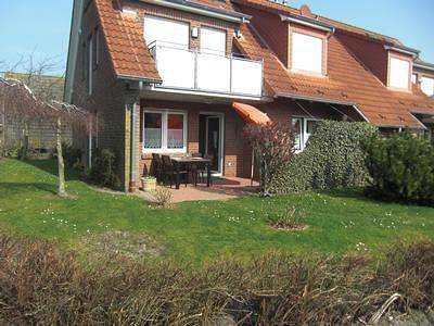 Ganze Ferienwohnung, Sonnige Ferienwohnung mit großem Garten in Harlesiel, Landkreis Wittmund