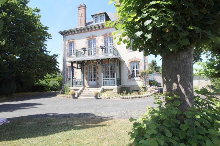 Chambre d’hôte pour 2 personnes, avec piscine ainsi que vue et jardin