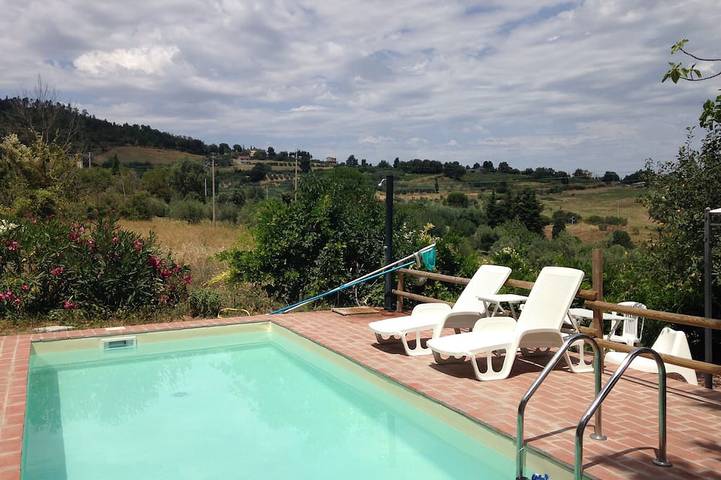 Gîte pour 8 personnes, avec Balcon et Jardin à Rosignano Solvay