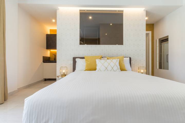 Ganzes Studio, Studio "Residenz Meridian Unità 2" mit Bergblick, Pool & Wlan in Villa San Pietro, Cagliari Provinz