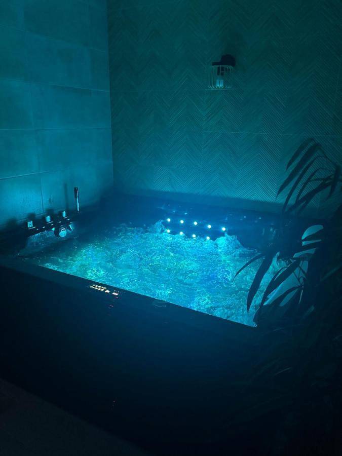 Gîte pour 2 personnes, avec jacuzzi et sauna dans Ribécourt-Dreslincourt