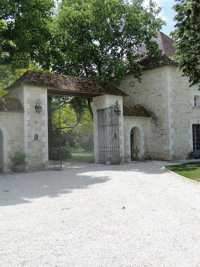 Maison d’hôte pour 20 personnes, avec jardin et vue sur le lac ainsi que piscine et vue, adapté aux familles dans les Deux-Sèvres - 3