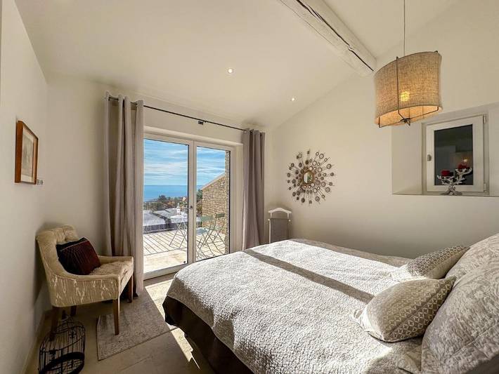 Location de vacances pour 10 personnes, avec jardin ainsi que piscine et vue à Murs - 4