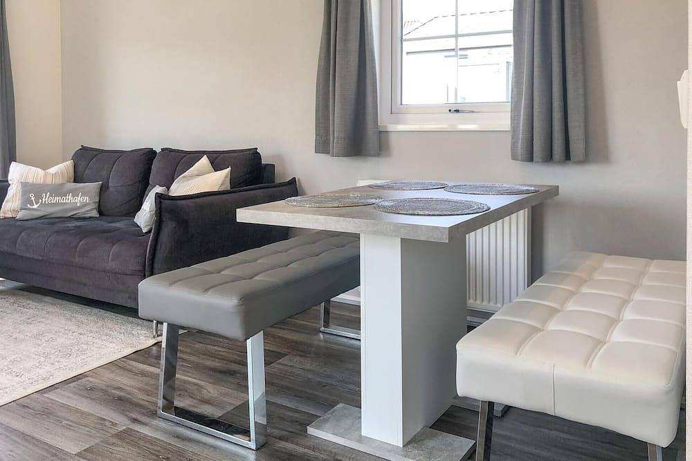 Beautiful (sta)caravan in Julianadorp in Julianadorp aan Zee, Julianadorp