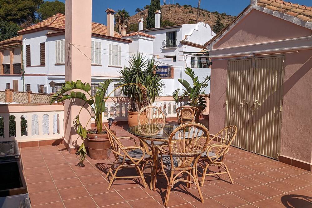 Central Location! Lovely Room with Free Wi-Fi in Altstadt Málaga, Malaga