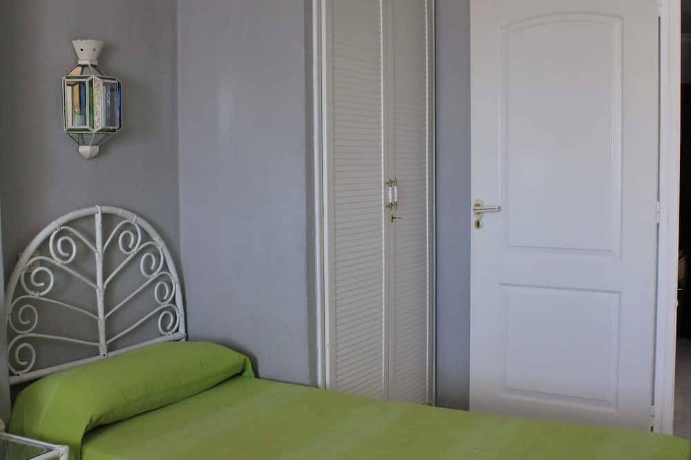 Entire apartment, Comfortable and nice apartment in Beachfront in Los Cristianos in Los Cristianos, Arona