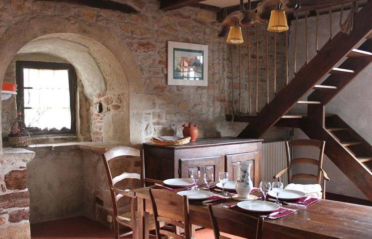 Location de vacances pour 8 personnes, avec terrasse ainsi que jardin et vue, animaux acceptés dans Château de Castelnau-Bretenoux - 3