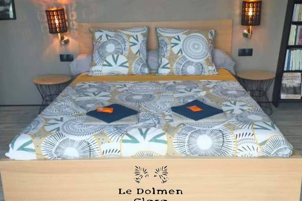 Le Loft du Dolmen Clara classé 5 étoiles, entre mer & campagne in Plounévez-Lochrist, Ceinture Dorée
