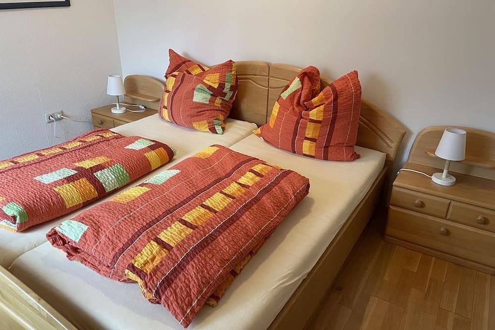 Ganze Wohnung, Ferienhaus Johannistal - Hundefreundliches Ferienhaus mit großem Garten in Altenkirchen (Westerwald), Altenkirchen & Umgebung