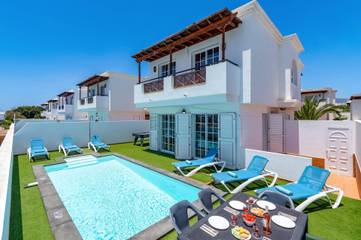 Holiday Home for 6 People in Playa Grande (Canary Islands), Tías, Photo 2