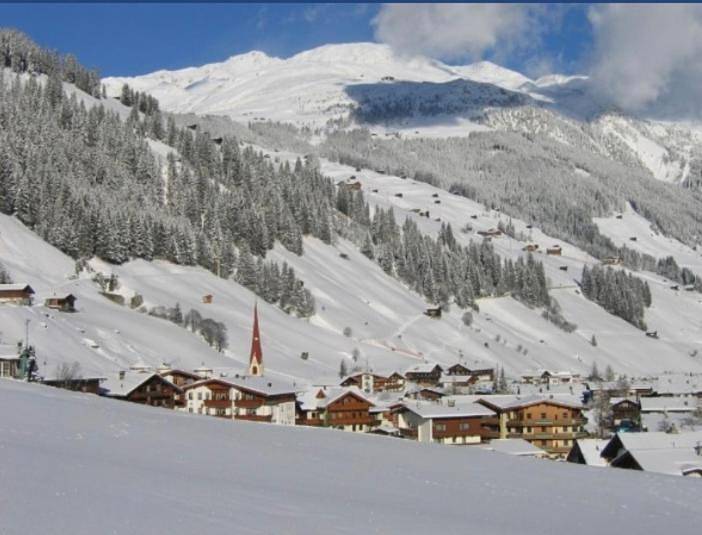 Ganze Wohnung, Three-Bedroom Apartment in Tuxer Alpen, Hintertux