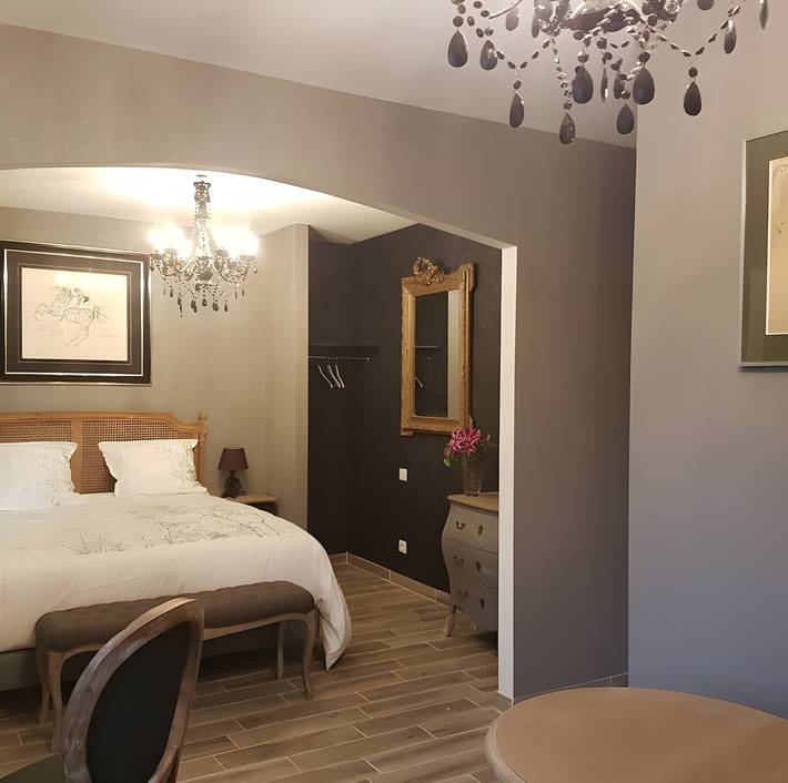 Chambre d’hôte pour 3 personnes, avec Jacuzzi et Jardin à Lussas-et-Nontronneau