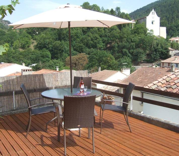 Gîte pour 6 personnes, avec Balcon et Terrasse ainsi que Jardin et Vue à Axat