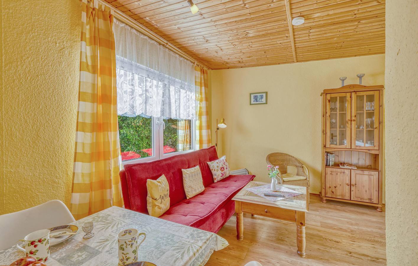 Lakeside Retreat with Terrace & Parking, 500m to Kleiner Warthesee in Boitzenburger Land, Barnimerland Region