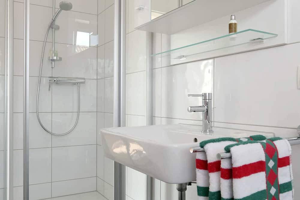 Ganze Wohnung, Hochwertig möblierte Ferien-/Messewohnung mit Fernblick in Solingen-Gräfrath in Solingen, Bergisches Land