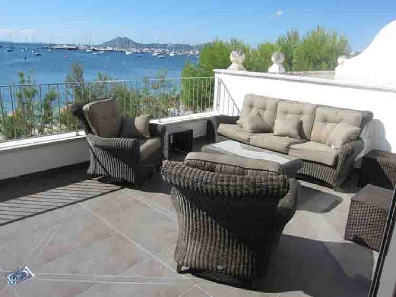 Entire apartment, Apartment 'Voramar 33A Joana Duplex' with Sea View, Private Terrace and Wi-Fi in Port de Pollença, Pollença