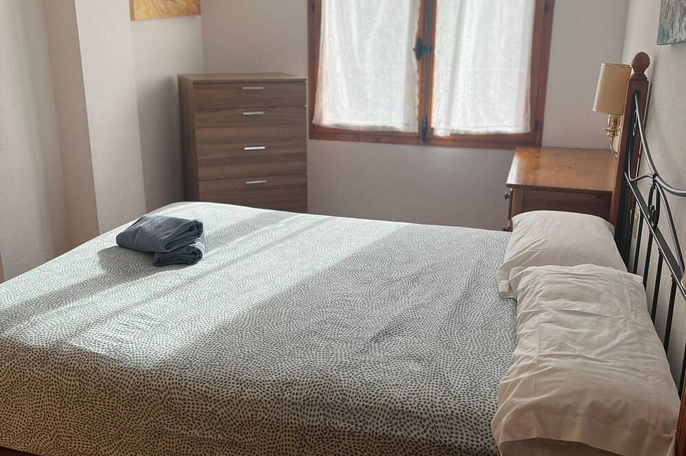 Entire apartment, Apartamento Callau in Jaca, Spanish Pyrenees