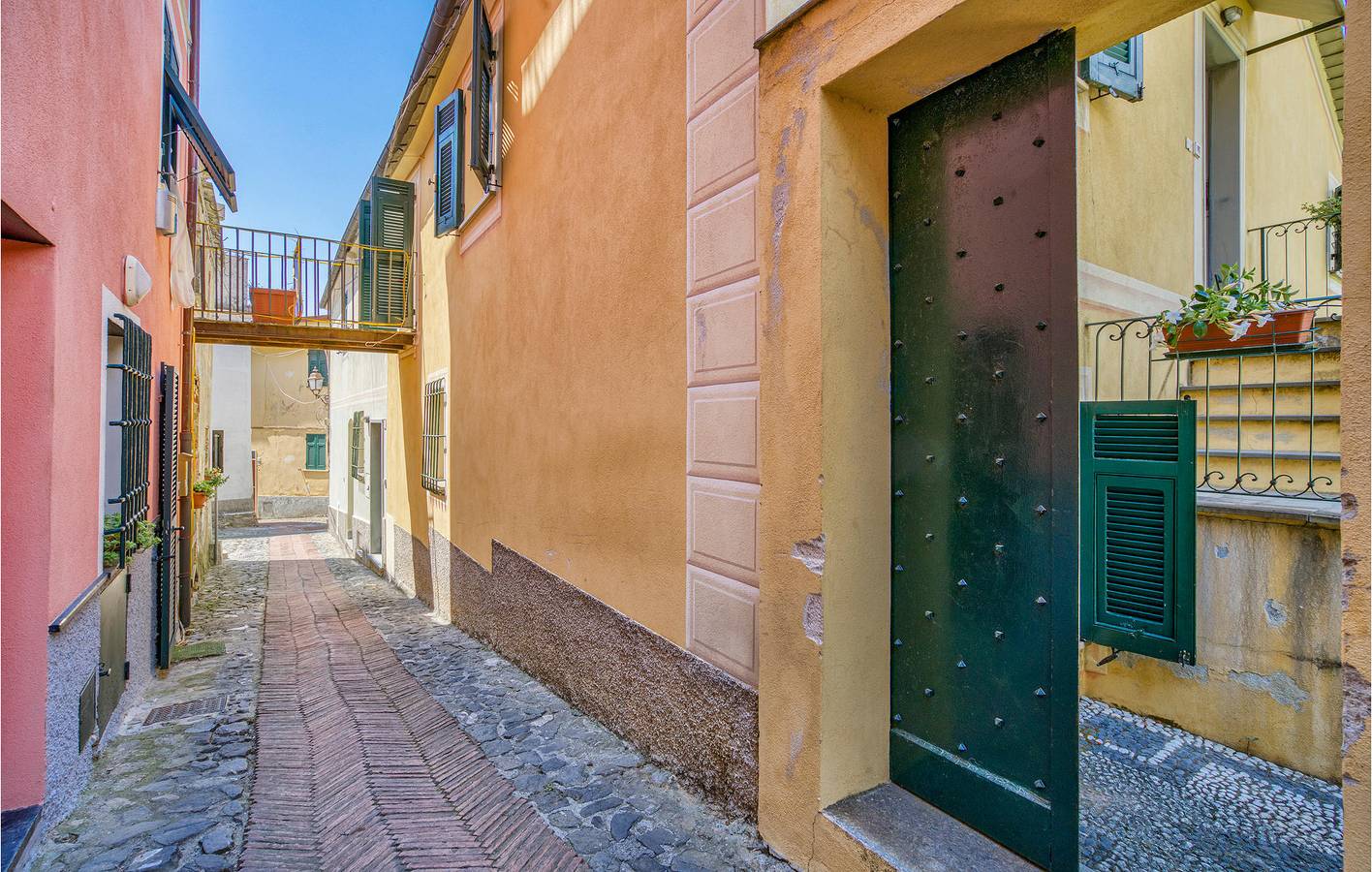 Retraite au bord de la mer : Terrasse, couchettes, Internet ! in Lemeglio, Moneglia