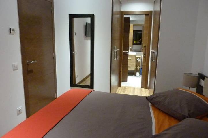 Ganze Wohnung, New nice apartment with private garage, 400m from Funicamp in Encamp in Grandvalira