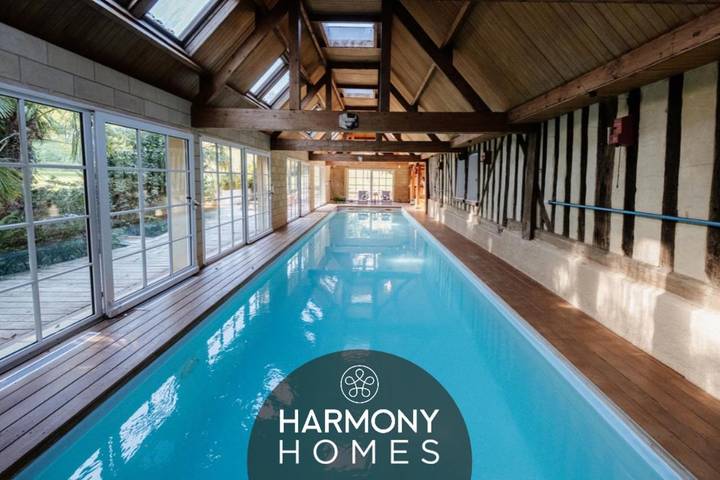 Location de vacances pour 22 personnes, avec Balcon et Terrasse ainsi que Jardin et Piscine dans Caorches-Saint-Nicolas