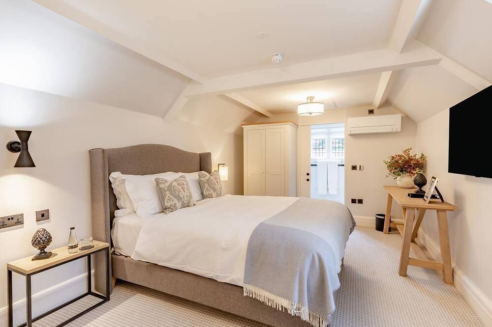 4 Bed in Bray (oc-l32609) in Berkshire