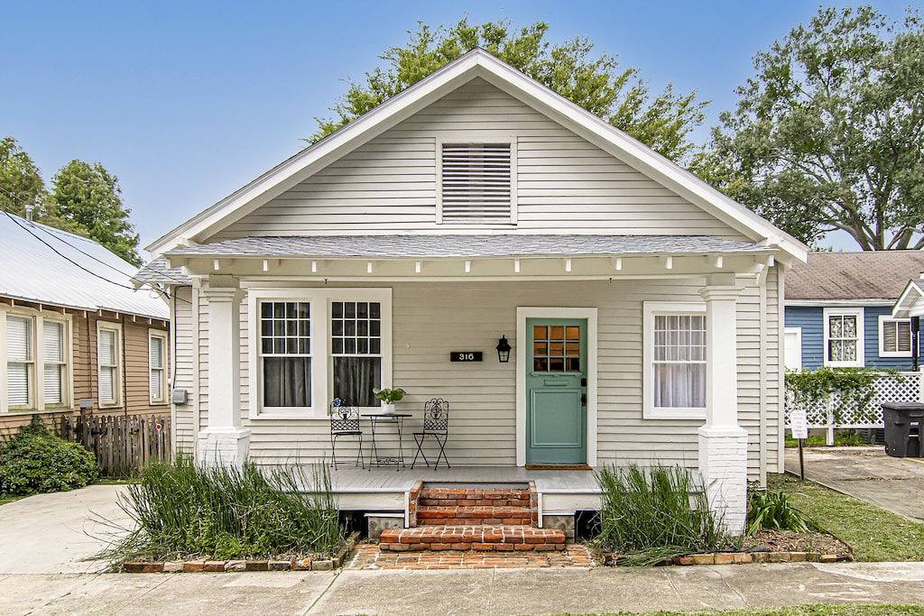 Stylish Downtown Home Near Lsu & River Center in Baton Rouge, East Baton Rouge Parish