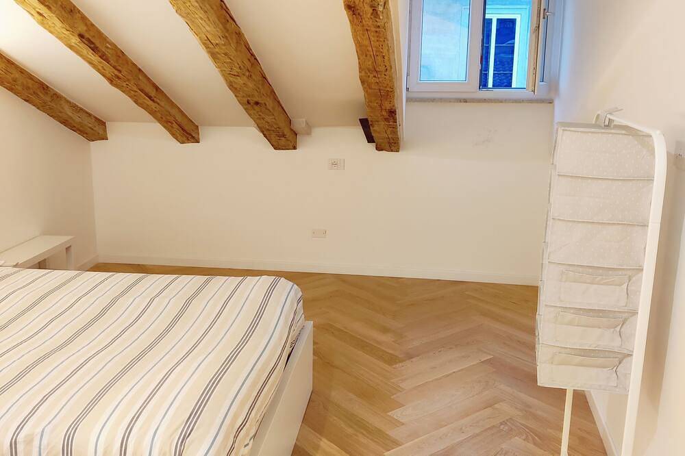 Ganze Wohnung, New luxury attic near piazza Unità and the sea in Triest, Triest Provinz