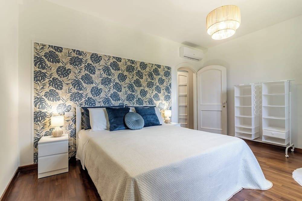 Detached villa, ideal for families/groups with garden, pool and tennis. in Sarzana, Regionaal Natuurpark Montemarcello-Magra-Vara