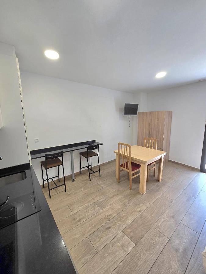 Gîte pour 2 personnes, avec balcon et vue, adapté aux familles à Lleida - 4