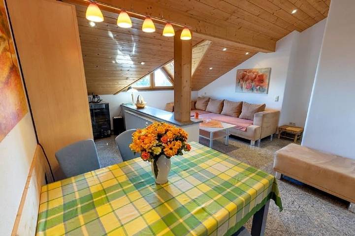 Ferienwohnung für 9 Personen, mit Garten und Balkon - 1