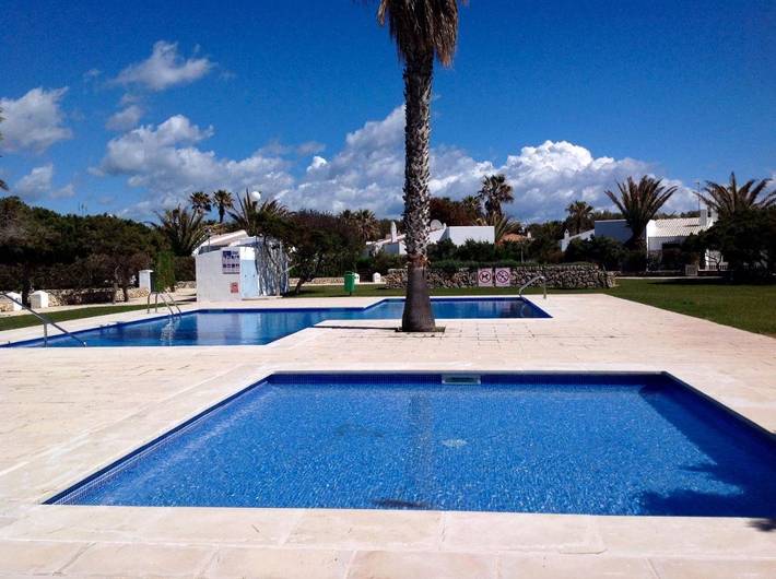 Maison de vacances pour 4 personnes, avec Terrasse et Jardin ainsi que Piscine et Vue à Cap d'Artrutx