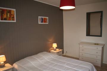 Villa pour 8 Personnes dans Montfaucon (Lot), Parc Naturel Régional des Causses du Quercy, Photo 4