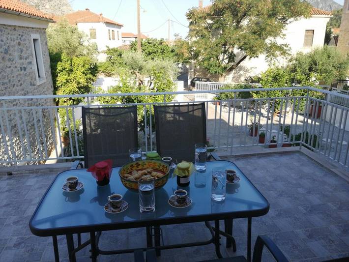 Gîte pour 5 personnes, avec vue et jardin, animaux acceptés dans Leonidion